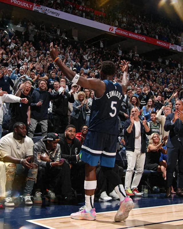 7m体育官网-爱德华兹，该做些什么了|森林狼|勇士|波特兰开拓者队|丹佛掘金队|圣安东尼奥马刺队_新浪体育_新浪新闻