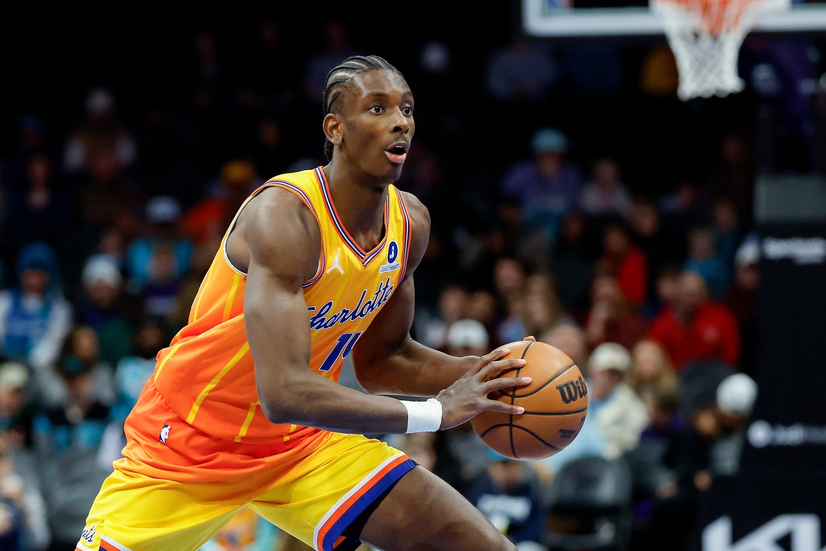 7m体育-塞克斯顿：迪亚巴特是纯粹竞争者 对他充满信心他的拼劲感染全队