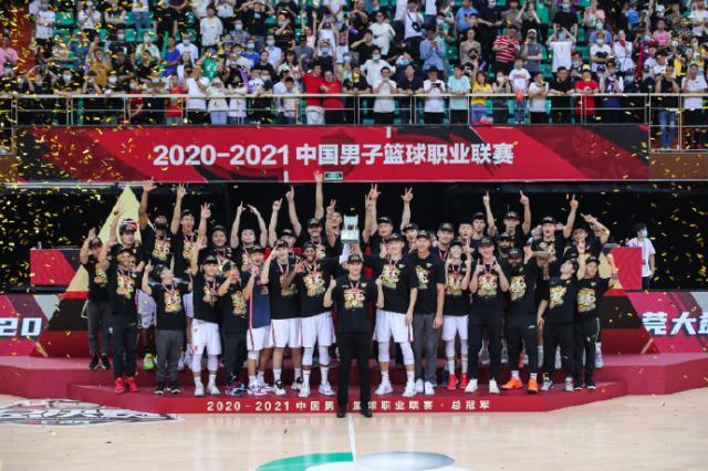 7m体育官网-广东加冕11冠王：最艰难的一冠，更是最甜蜜的一冠