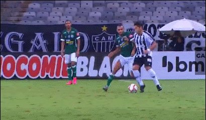 7m体育-浩克回归巴西首秀助攻塔神 横行赛场撞飞对手5米